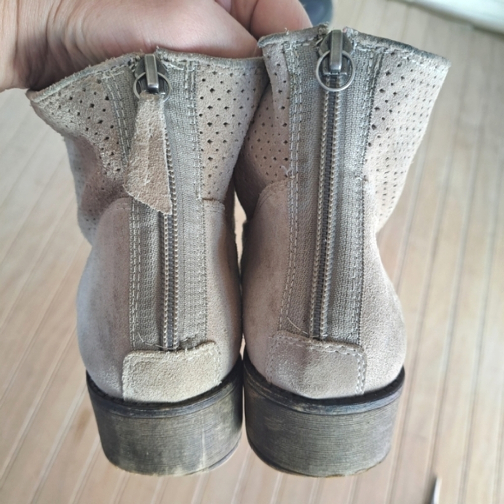 NINE West Bond Suede Leather Ankle Boots Taupe Perforated Causal Booties - Picture 6 of 12